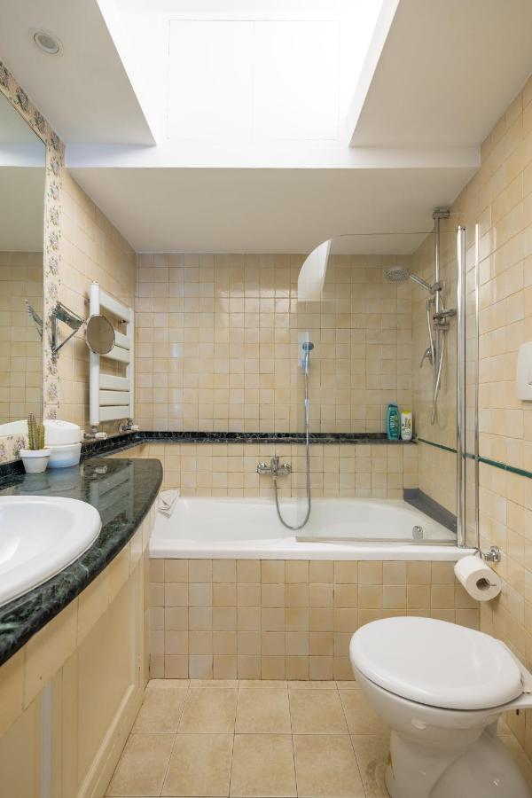 Charming Apartment With Patio A Few Steps From Colosseum Екстериор снимка